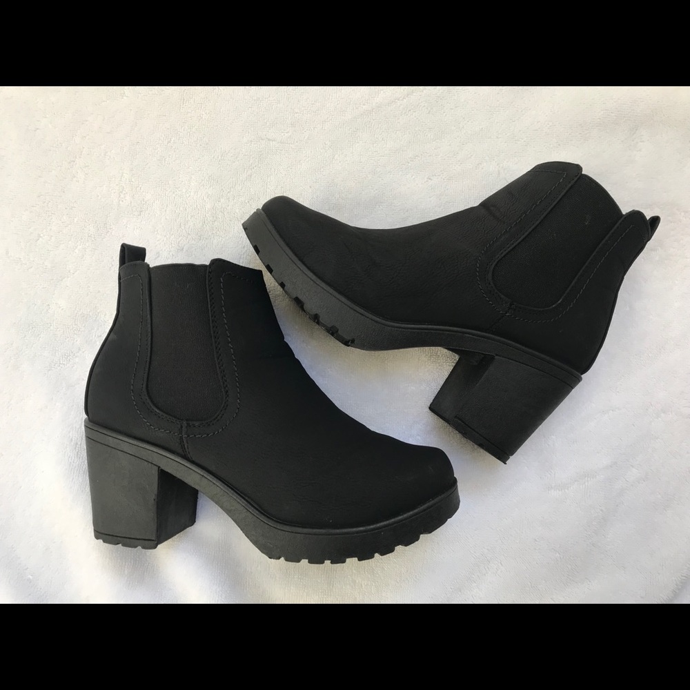boohoo block chelsea boots